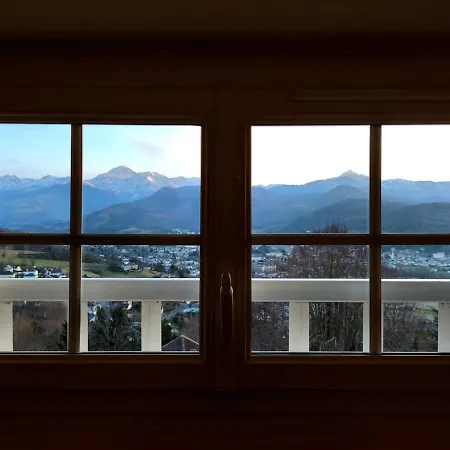 Hipyrenees - *